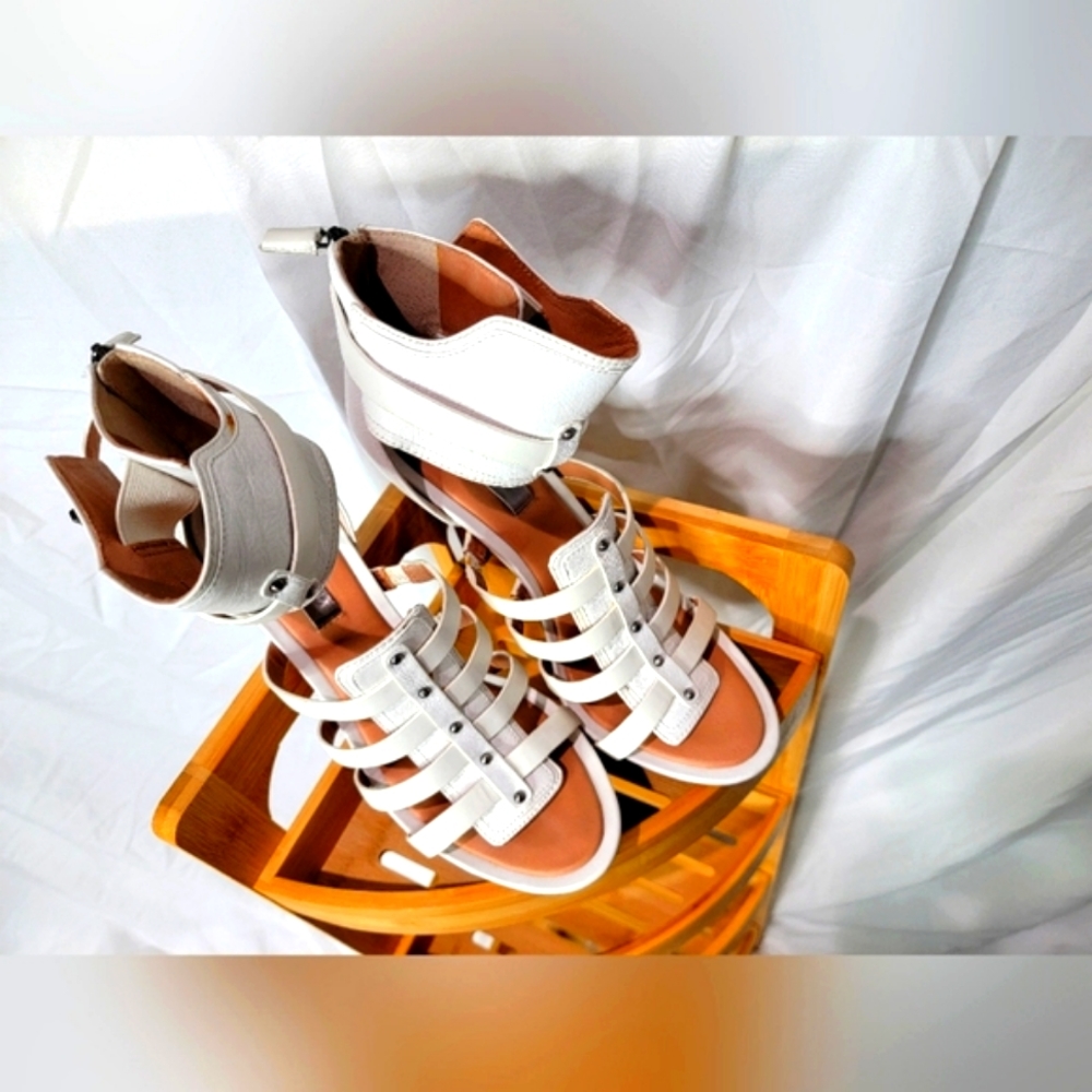 Bcbgmaxazria Shoes | White BCBG Maxazria Runway Heels |